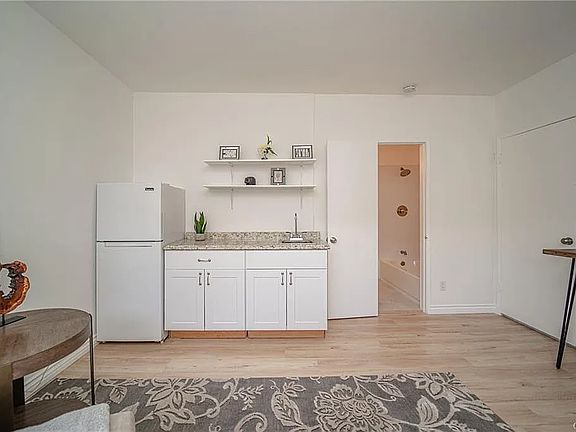 3rd image of 14560 Clark St Unit 213