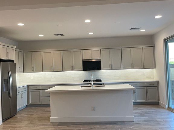 3rd image of 21289 E Superstition Dr