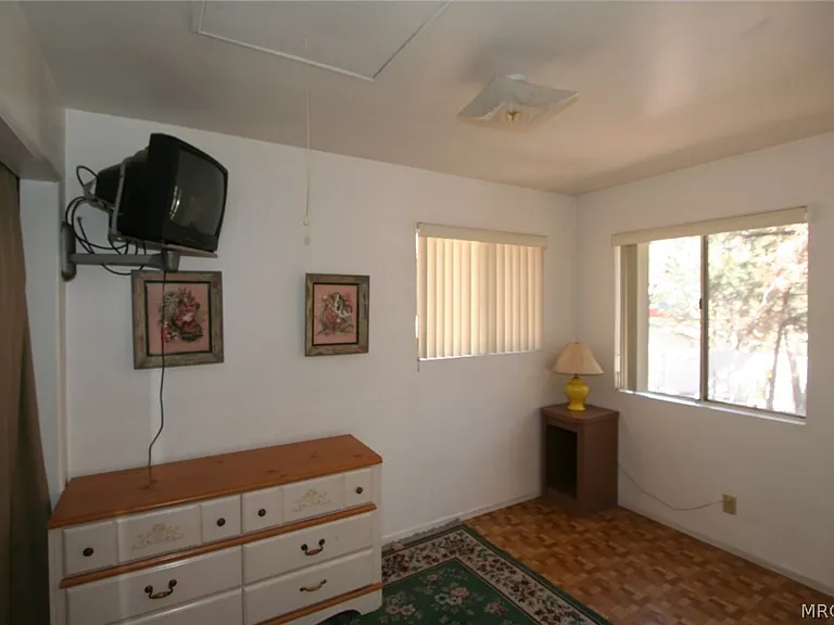 457 Cedar Ln — Photo 12