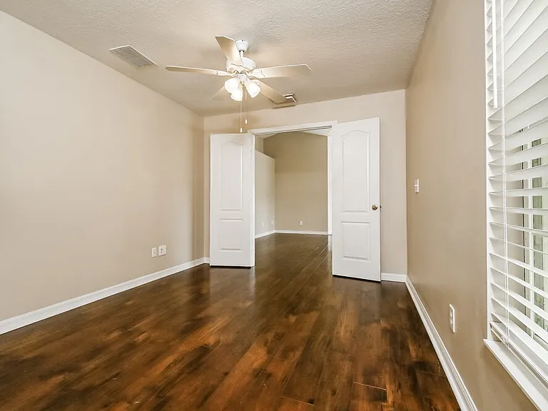 15215 Searobbin Dr — Photo 8