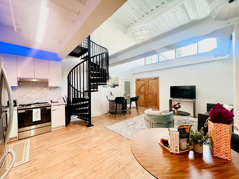 HWH Luxury Living — Photo 95