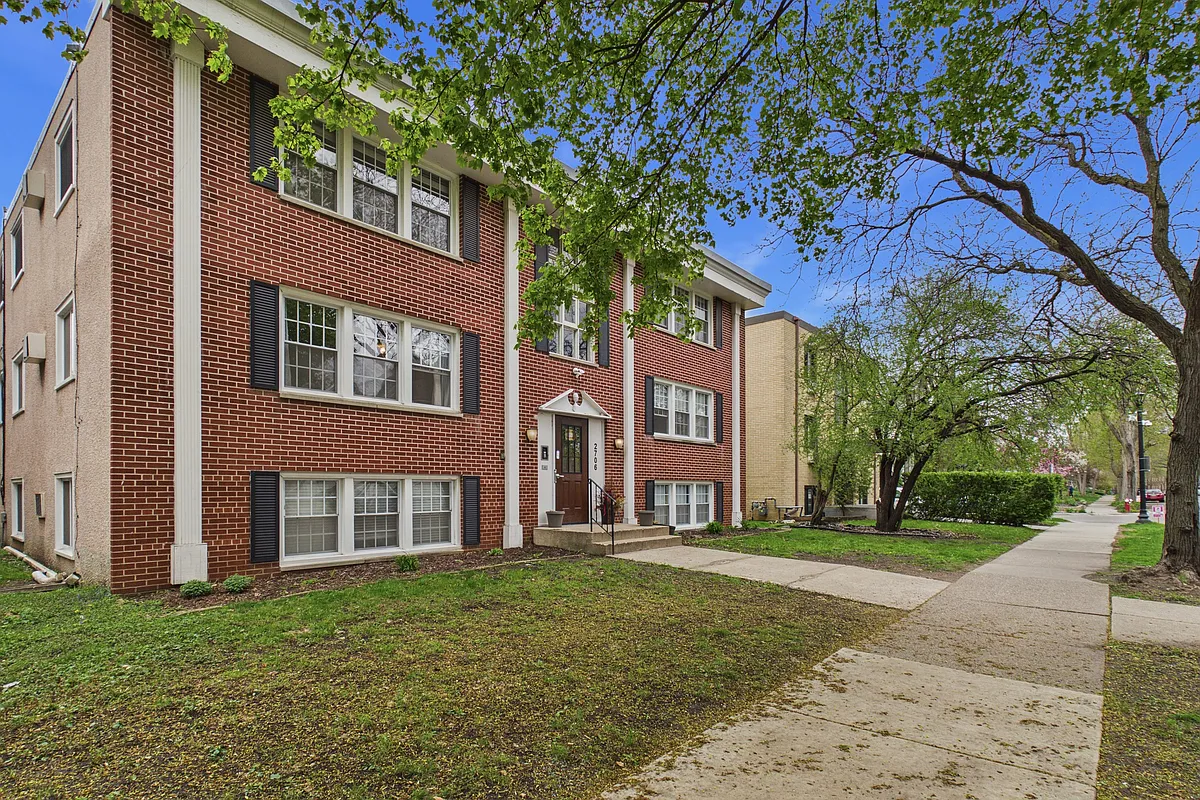 Building Photo - 2706 Humboldt Ave S #203