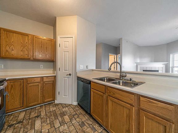 3rd image of 146 Saddlebrook Ln Unit 584
