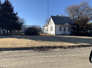 307 7th St, Bogue, KS 67625