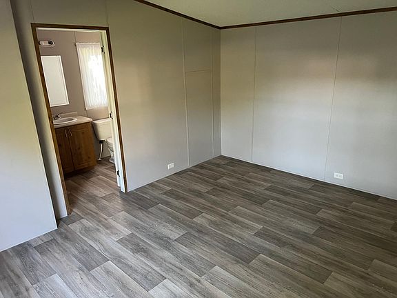 3rd image of 40 Arbor Mill Ln #32