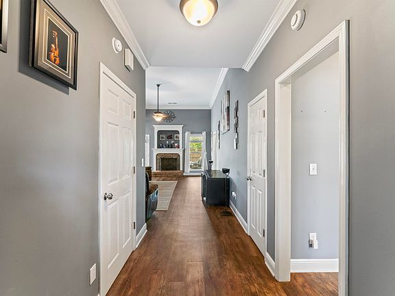 4th image of 141 Bonnieville Dr