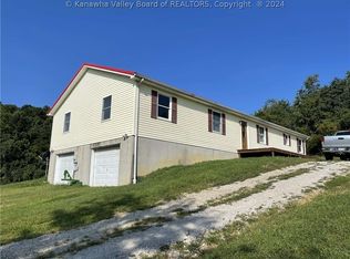 3879 Rayburn Rd, Point Pleasant, WV 25550