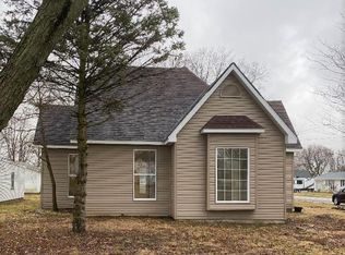 201 E McKibben St, Rossville, IL