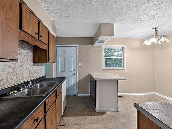 4th image of 1725 N Audubon Rd