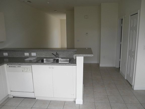 3rd image of 2906 Shoma Dr