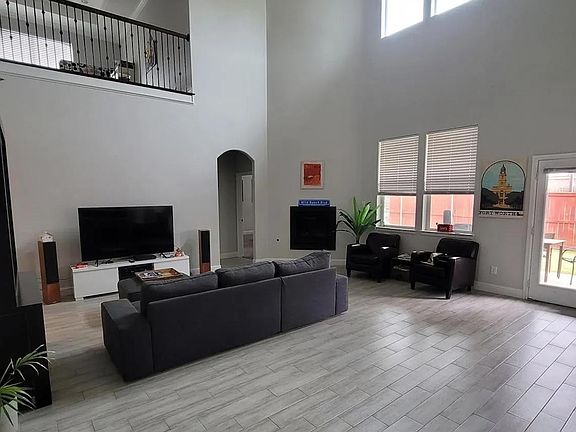 3rd image of 3614 Belle Maison Ct