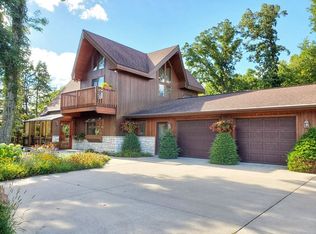277 Cedar Wood Hls, Strawberry point, IA 52076