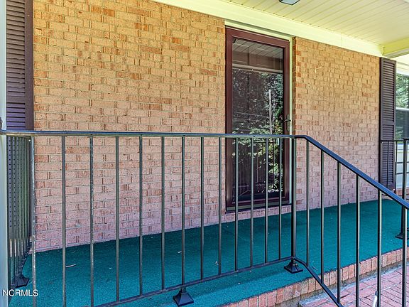 3rd image of 156 York Drive