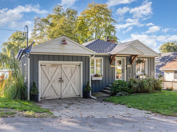 15305 Silver Beach Dr NE