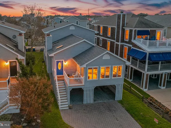 114 3rd St, Bethany Beach, DE 19930