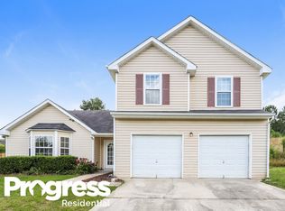 1193 Misty Meadows Ln, Hampton, GA 30228