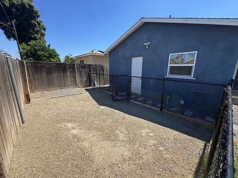 688 Taft Ave — Photo 19