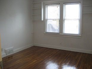 5th image of 90 Mayflower Ave