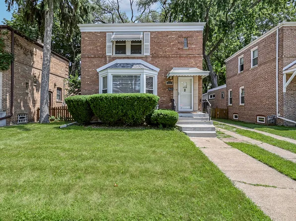 9121 S Utica Ave, Evergreen Park, IL 60805