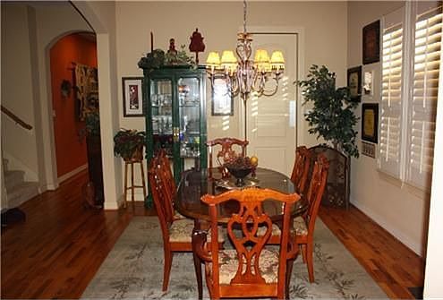 2nd image of 2721 Lakeside Dr