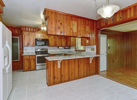 4th image of 7625 Michael Dr
