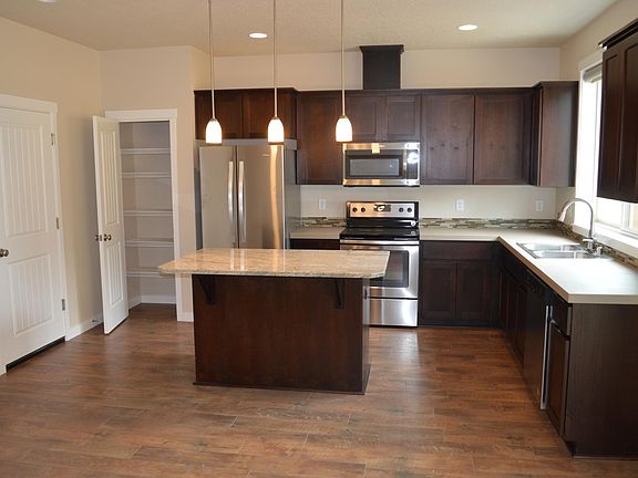 3rd image of 5906 NE 58th Ave