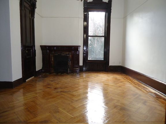 3rd image of 222 Jefferson Ave #1