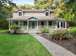 2075 Division Rd, East Greenwich, RI 02818