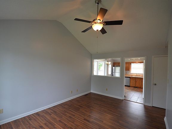 3rd image of 245 Cranklen Cir