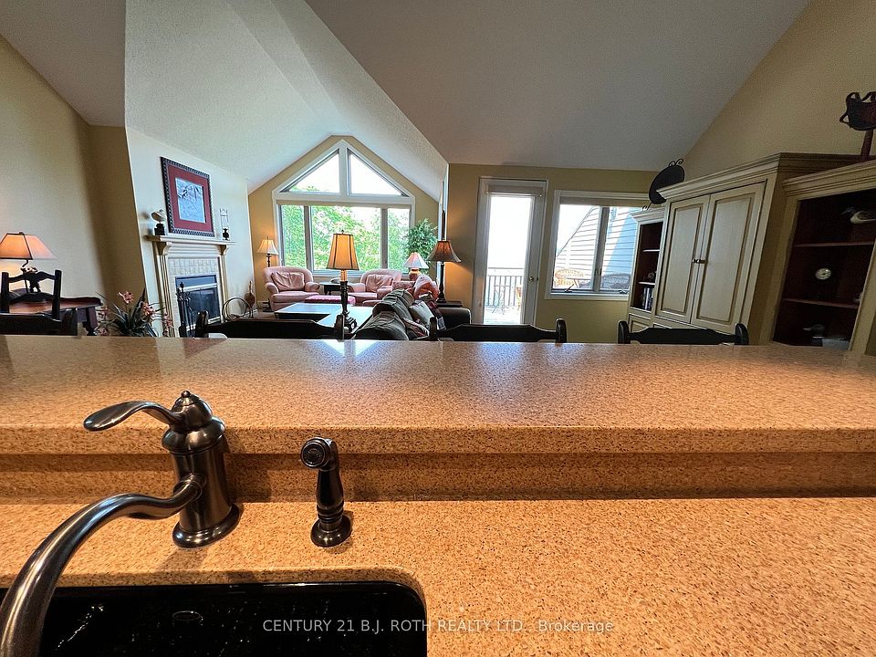 431 Grandview Hilltop Dr Huntsville, ON, P1H2J5 Apartments for Rent