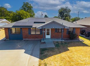 242 S Janeway Ave, Moore, OK 73160