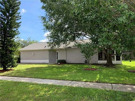 2nd image of 2180 Heathwood Cir