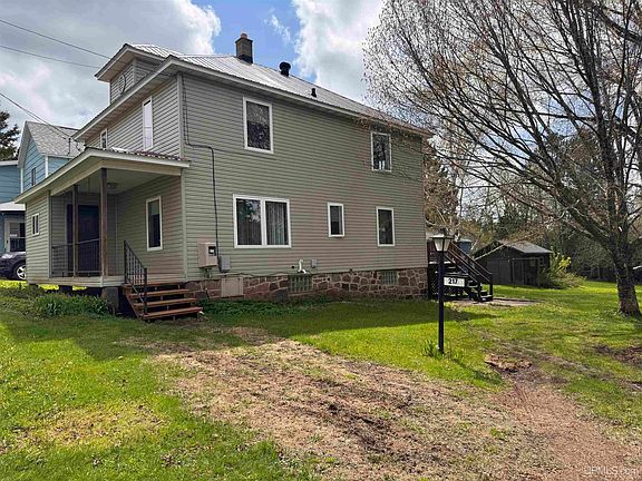 3rd image of 217 Kennedy St