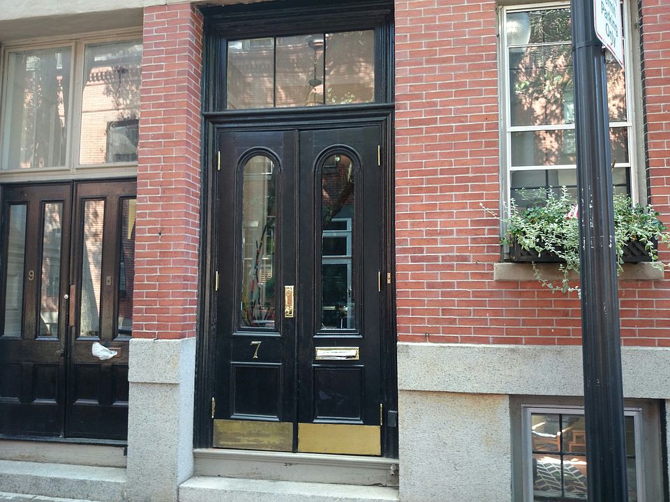 2nd image of 7 Bradford St