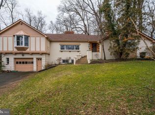 6520 Greentree Rd, Bethesda, MD 20817