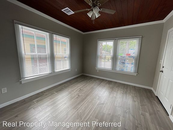 3rd image of 5617 Avenue K