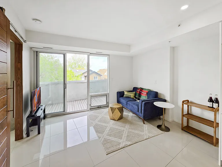 1020 9th Ave SE #312 — Photo 3
