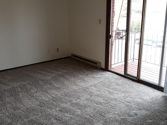 3rd image of 1420 E Canby St #101