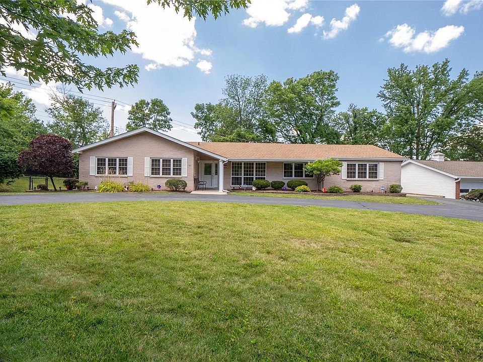 1st image of 959 Orchard Lakes Dr