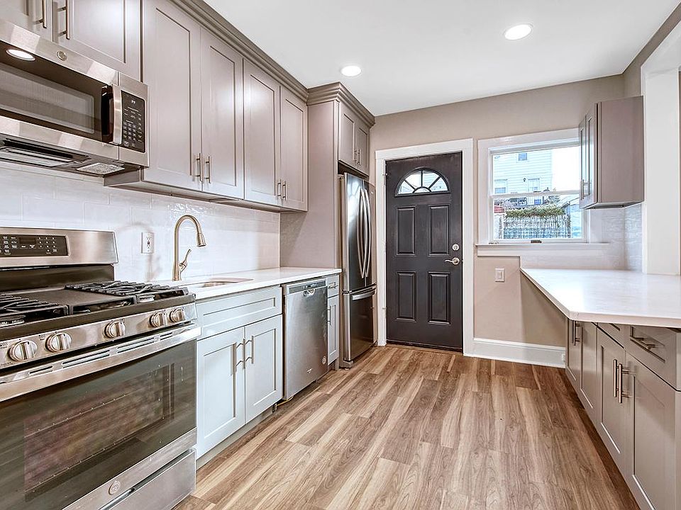 1st image of 6 Lakeview Ave APT 1