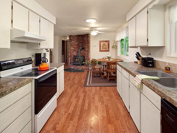 3rd image of 6303 151st St NW