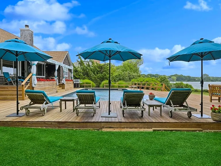 70 Mill Pond Ln — Photo 6