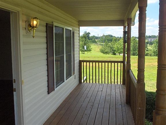 5th image of 211 Farmington Dr