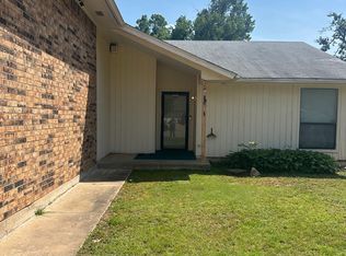 934 Cedar Hill Pl, Midwest City, OK 73110