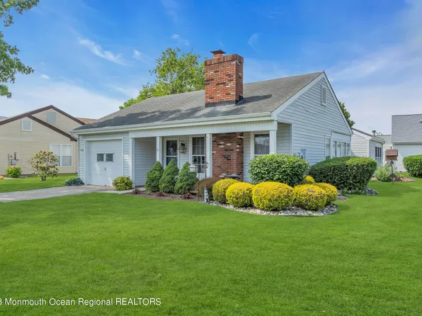 10 Buckingham Drive N, Manchester, NJ 08759