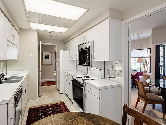 5th image of 3030 McKinney Ave APT 803