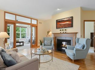 10826 Thone Cir, Woodbury, MN 55129