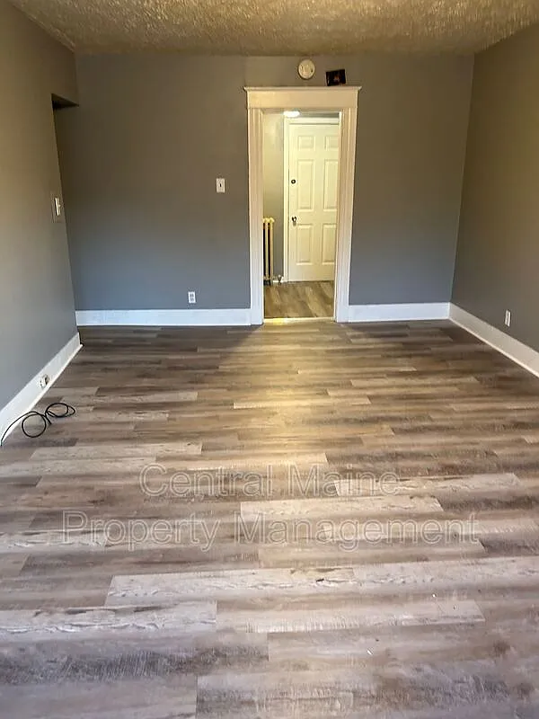 1 bed, 1.0 bath, 400 sqft, $850 — Photo 2