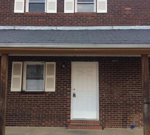 3rd image of 952 Villa Dr APT 2