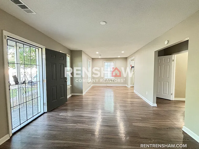 1272 Semmes St — Photo 3